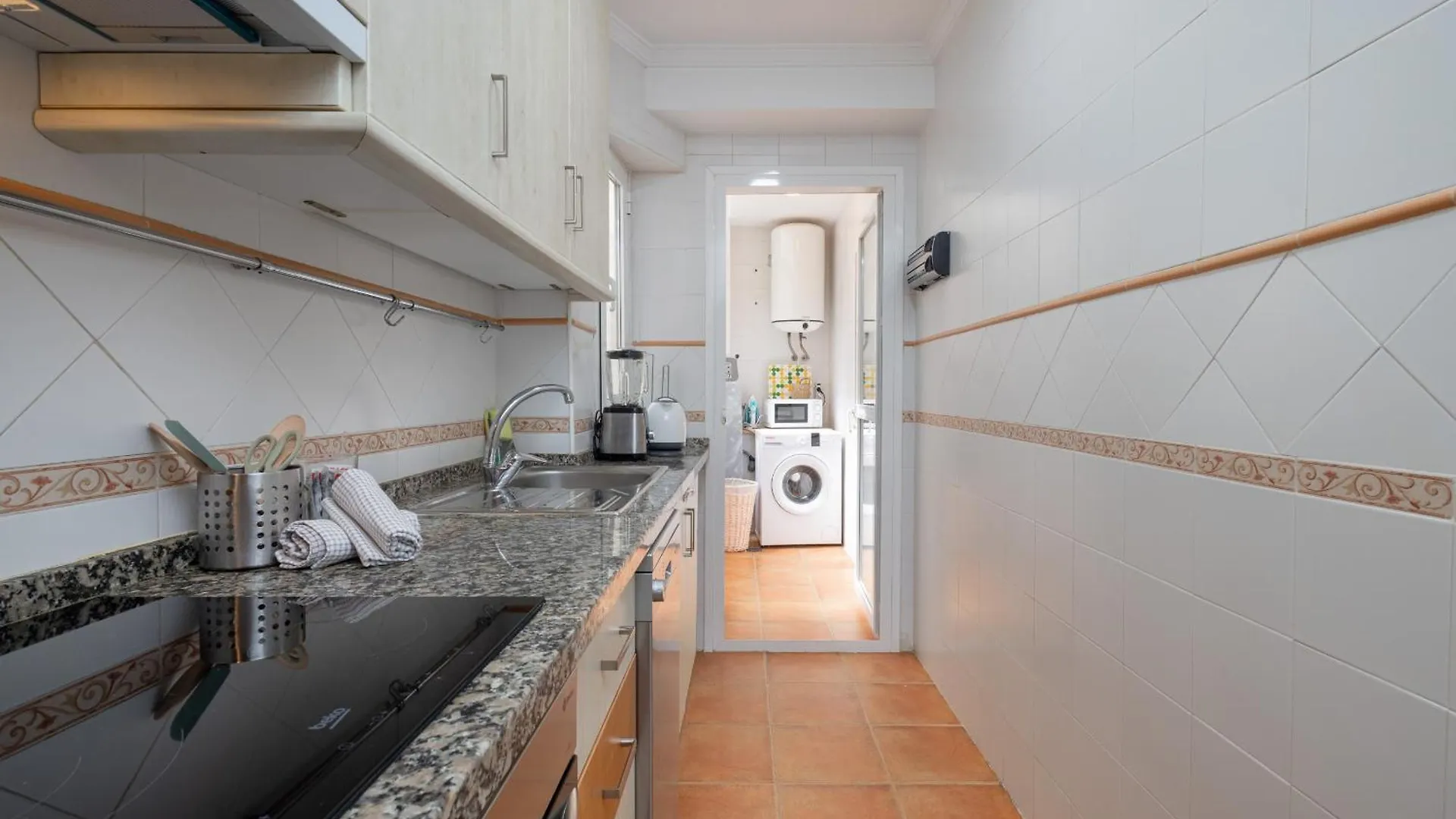 C21 Trendy 2 Bdr & Parking Downtown Apartment Malaga